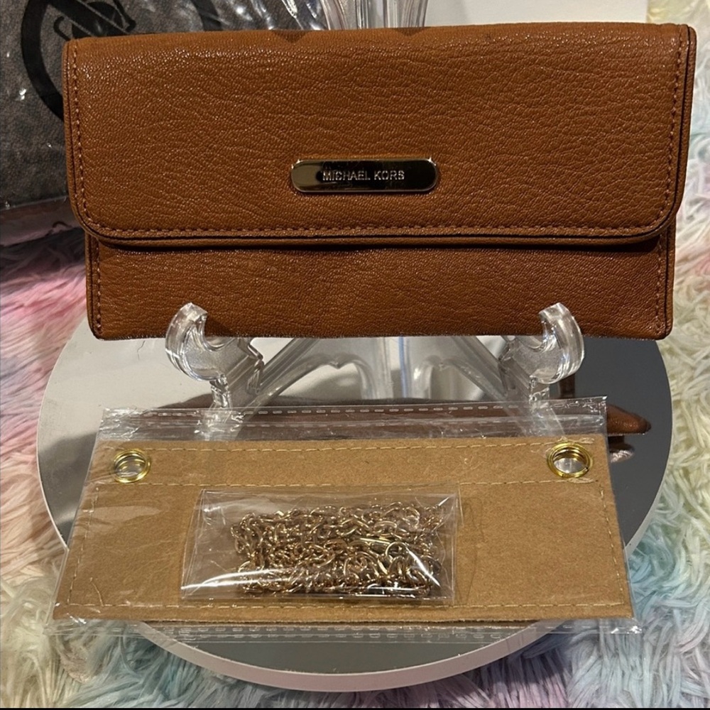 Michael Kors NWT Tan / Brown Crossbody bag with EUC Michael Kors wallet - Picture 3 of 11